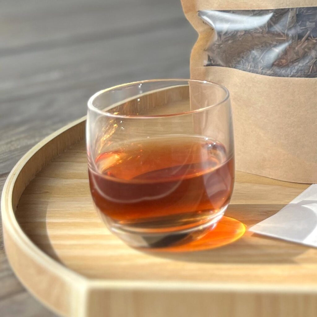 グラスに入ったほうじ茶【お茶農家やぎや】京都府木津川市加茂町 瓶原(みかのはら)